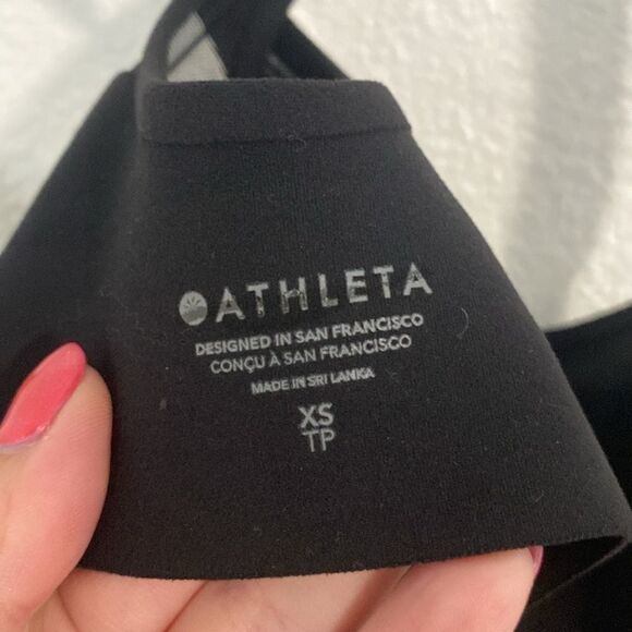 NWOT- Athleta- black zip front sports bra with cross back- Size XS - Picture 7 of 11